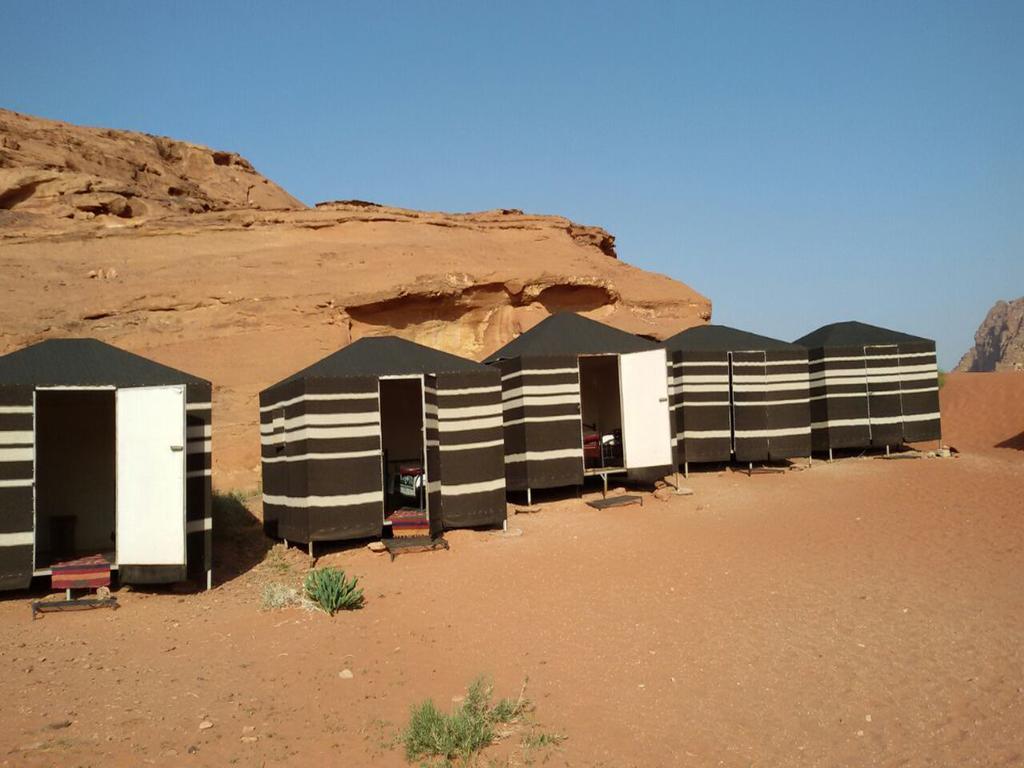 Wadi Rum Quiet Village Camp Esterno foto